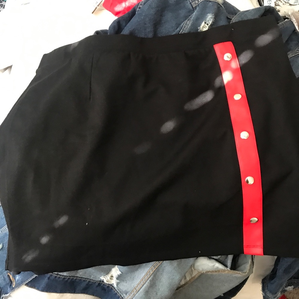New red and black forever 21 plus size skirt